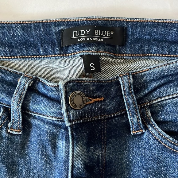 Judy Blue denim Bermuda shorts size small dark blue distressed denim size small - Picture 2 of 12